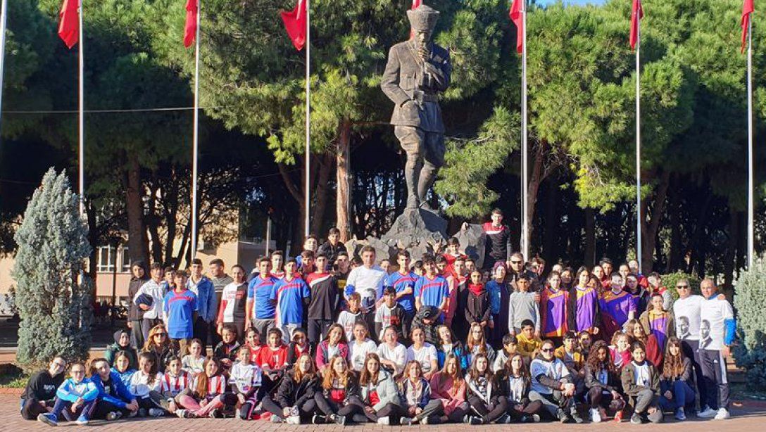 Her yıl 27 Aralıkta koşulan Atatürk Kır Koşusu ilçemiz okullarından büyük katılım ile koşuldu