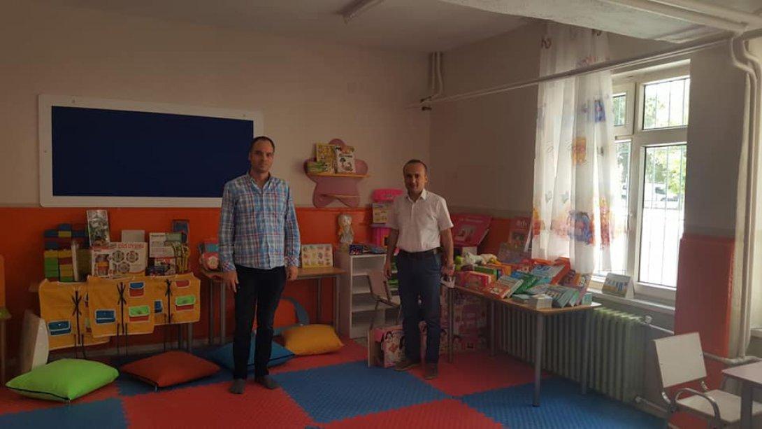 Kızılay Manisa Şubesinden Yedi Eylül İlkokulu Özel Eğitim Sınıfına Donatım Malzemeleri ve Öğretim Materyalleri Desteği